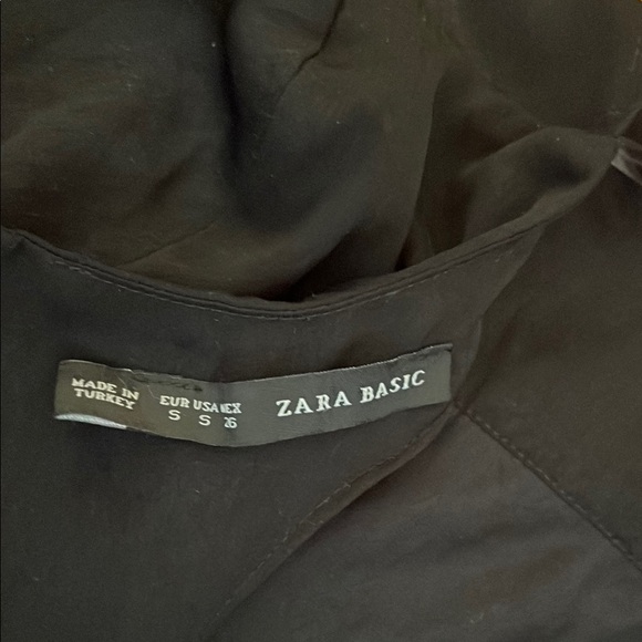 Zara Basic Black Top - Picture 2 of 4